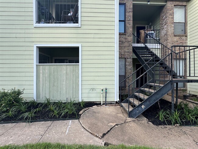 Building Photo - 6602 Harbor Town Dr