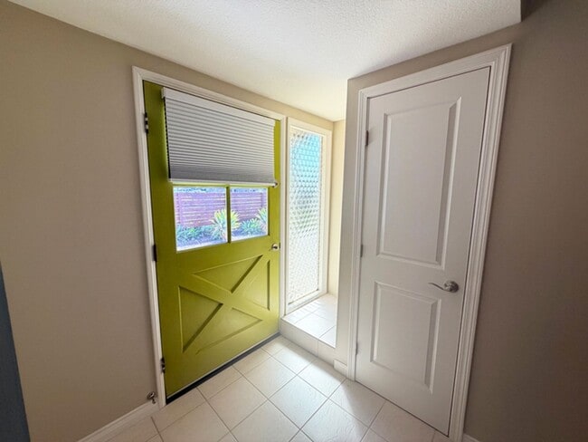 Building Photo - 3 Bed/ 2 Bath Brea Home w/Garage and Native Landscaped Yard