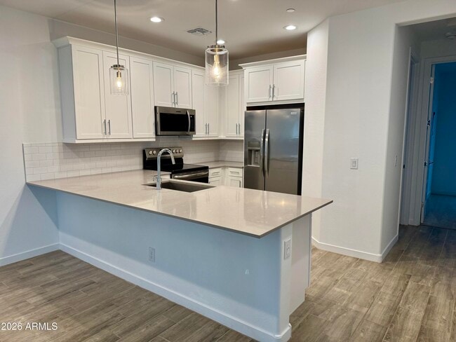 Building Photo - 9833 E Stratus Ave