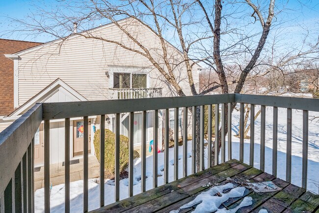 Building Photo - 450 Bridle Trail