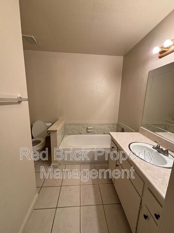 Building Photo - 3321 Pierre Ct