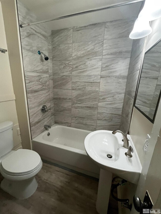 Building Photo - 40 Caliente St