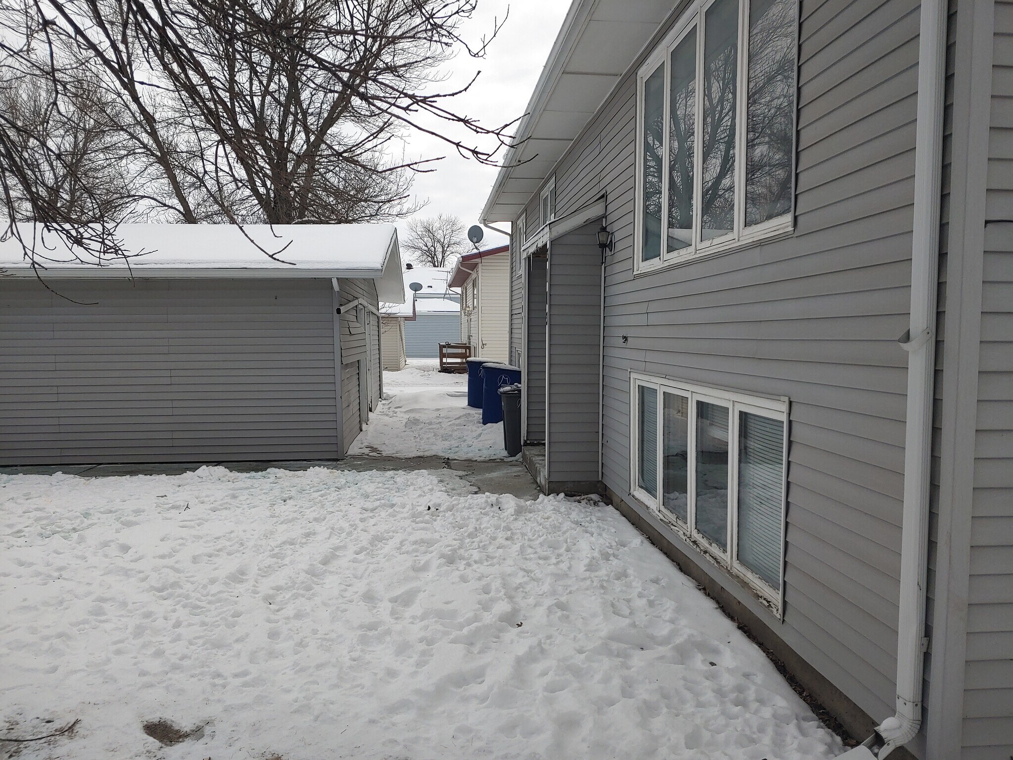 Building Photo - 3103 Covent Garden St S