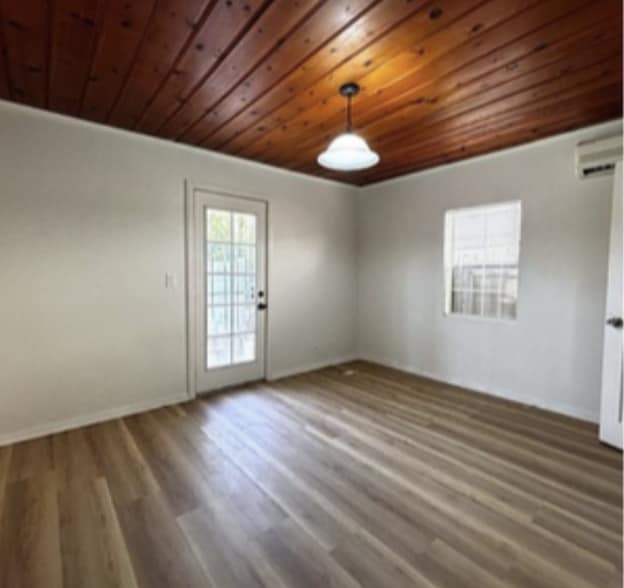 Building Photo - 22122 Saticoy St