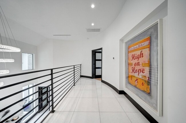 Building Photo - 12066 Summit Cir