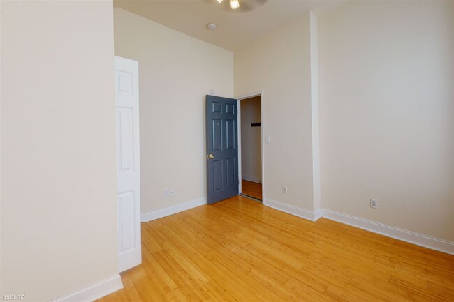 Building Photo - 3 br, 2 bath Triplex - 1619 DIAMOND ST Unit A