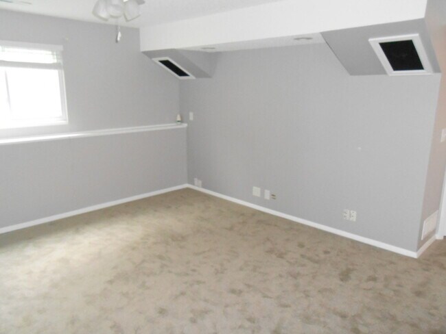 Building Photo - Spacious 4 Bed/2 Bath Home in Loveland