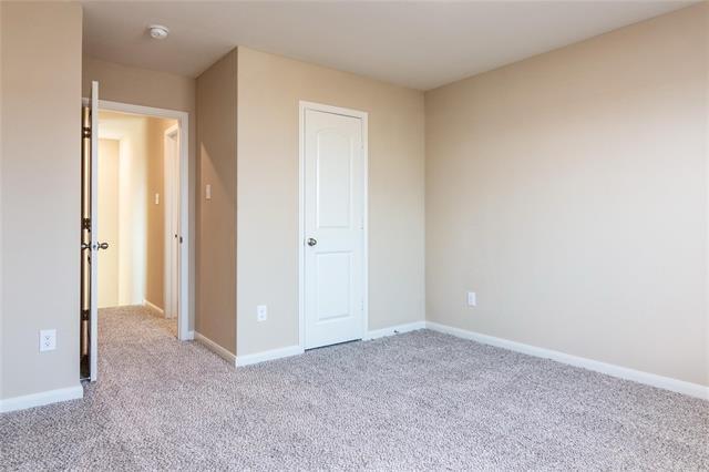 Building Photo - 216 Lake Rdg