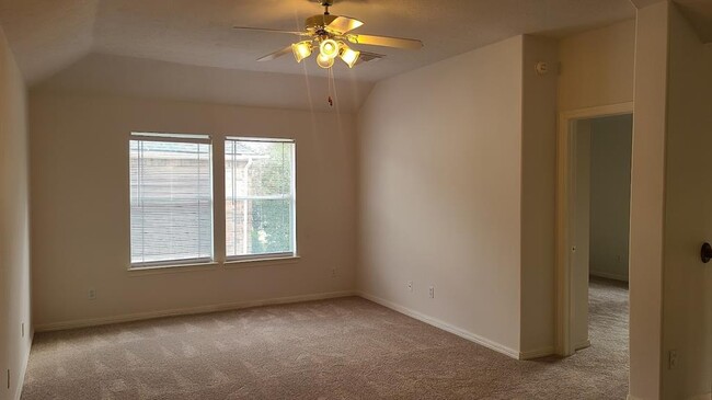 Building Photo - 1227 Ventura Canyon Dr