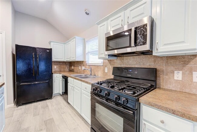 Building Photo - 21714 Mansfield Bluff Ln