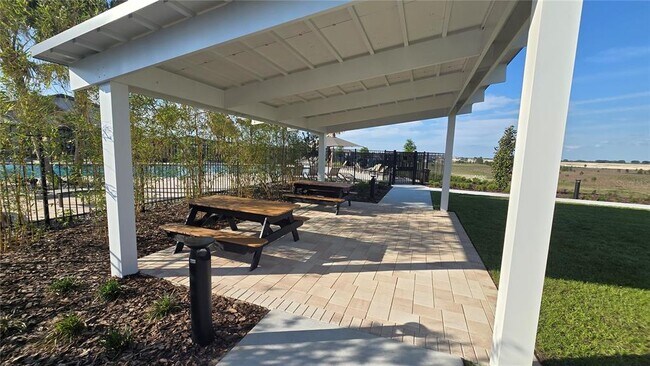 Building Photo - 2664 Armstrong Ave