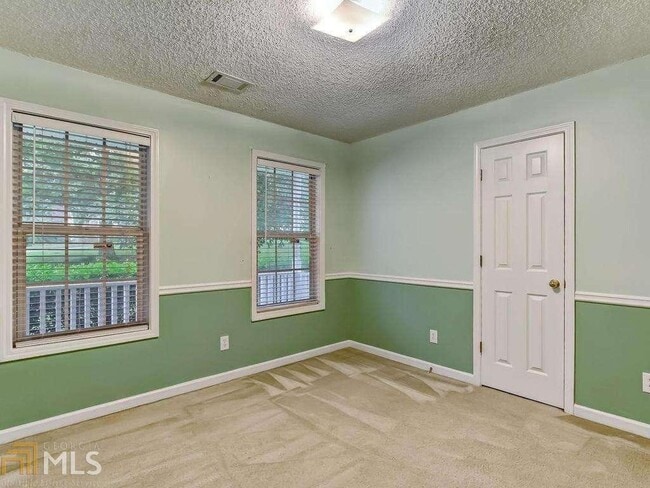 Building Photo - 2804 James Henry Dr