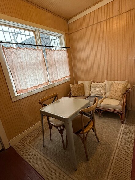 Building Photo - 2134 N Damen Ave