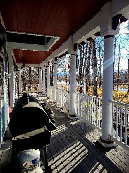 Building Photo - 135 Hideaway Dr