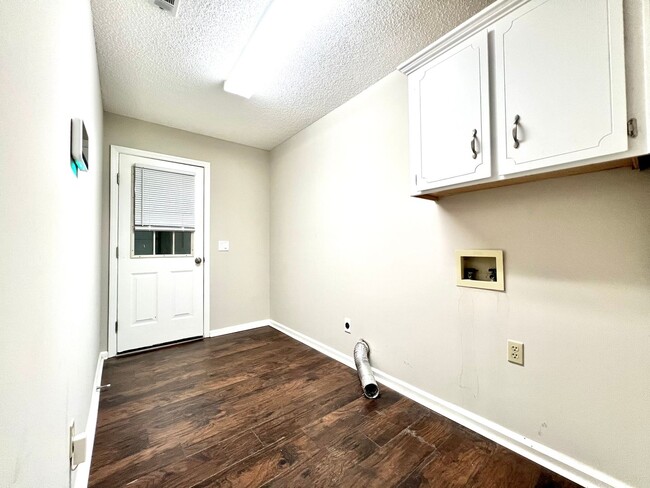 Building Photo - AVAILABLE JUNE [NO PETS PERMITTED]