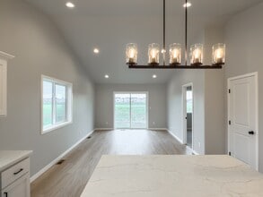 Building Photo - 3719 33rd St S