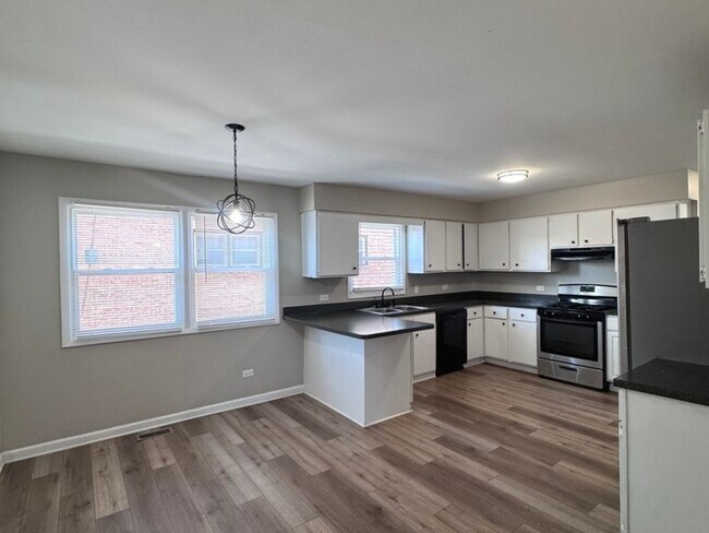 Building Photo - 43 W Ann St