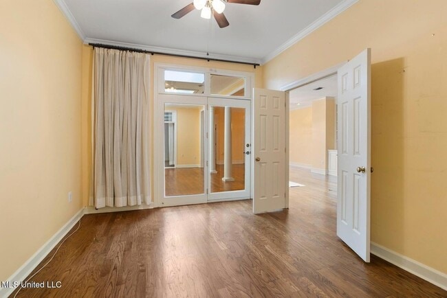 Building Photo - 246 Eastbrooke St