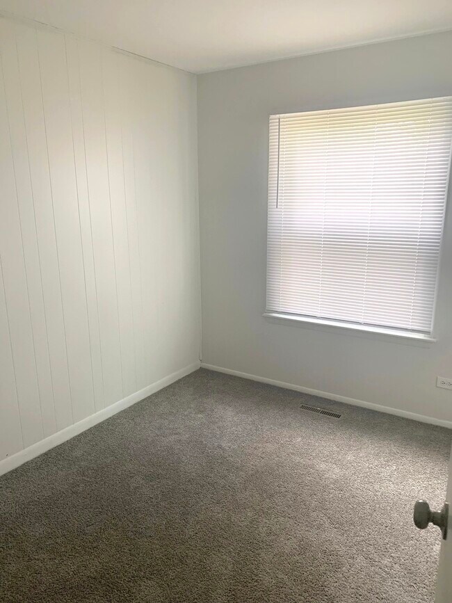 Building Photo - 1672 Evergreen Ave