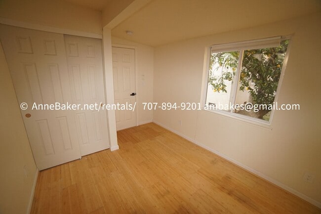 Building Photo - Downtown - PGE and Water/Sewer Included in the rent