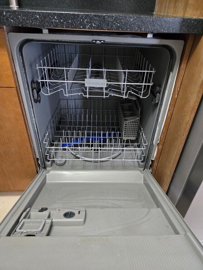 Building Photo - Pacifica Honolulu, 2 bdrm, 2 bath, 2 covered parking, just below the Penthouse