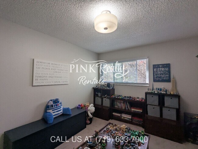 Building Photo - 3230 Breckenridge Dr W