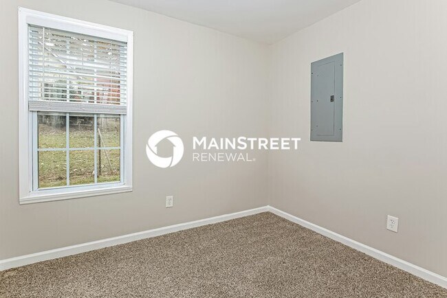 Building Photo - 3 Bedroom Pet-Friendly Home in GASTONIA, NC with Main Street Renewal