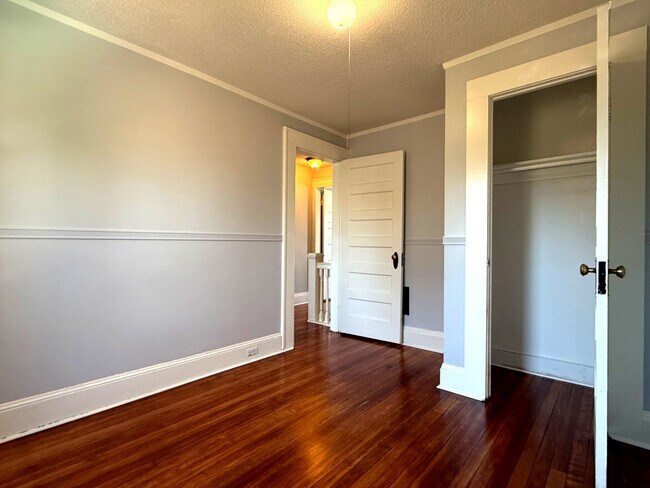 Building Photo - 732 Brooks St