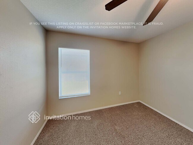 Building Photo - 240 Star Shell Dr