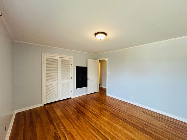 Building Photo - Absolutely gorgeous, remodeled home in beautiful location in Midtown Tulsa