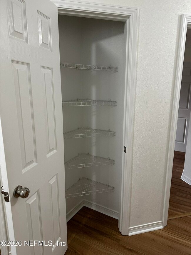 Building Photo - 1305 Hawks Crest Dr