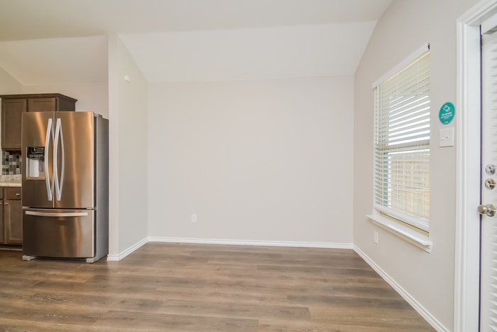 Building Photo - 904 Silver Maple Ln