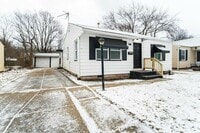 Building Photo - 2513 Greenvale Rd