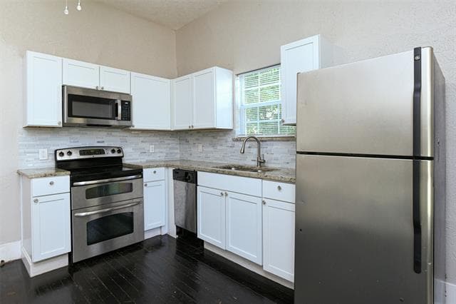 Building Photo - 1513 South Fwy