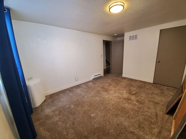 Primary Photo - 2 Bedroom 1 Bath Lakefront w/all utilities...