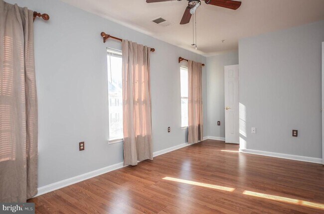 Building Photo - 116 Moore Dr