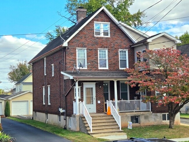 Primary Photo - 14 Codington St