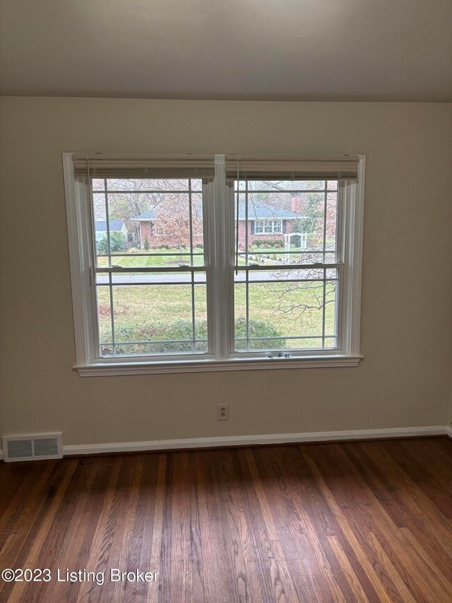 Building Photo - 215 Heady Ave