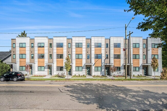 Building Photo - 901 Fulton St W