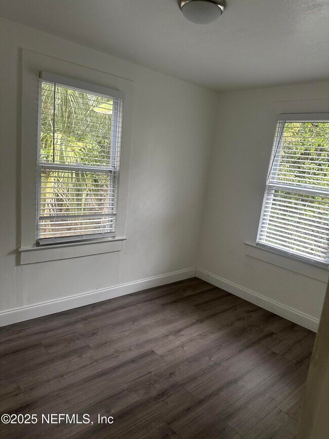 Building Photo - 8543 Fort Caroline Rd