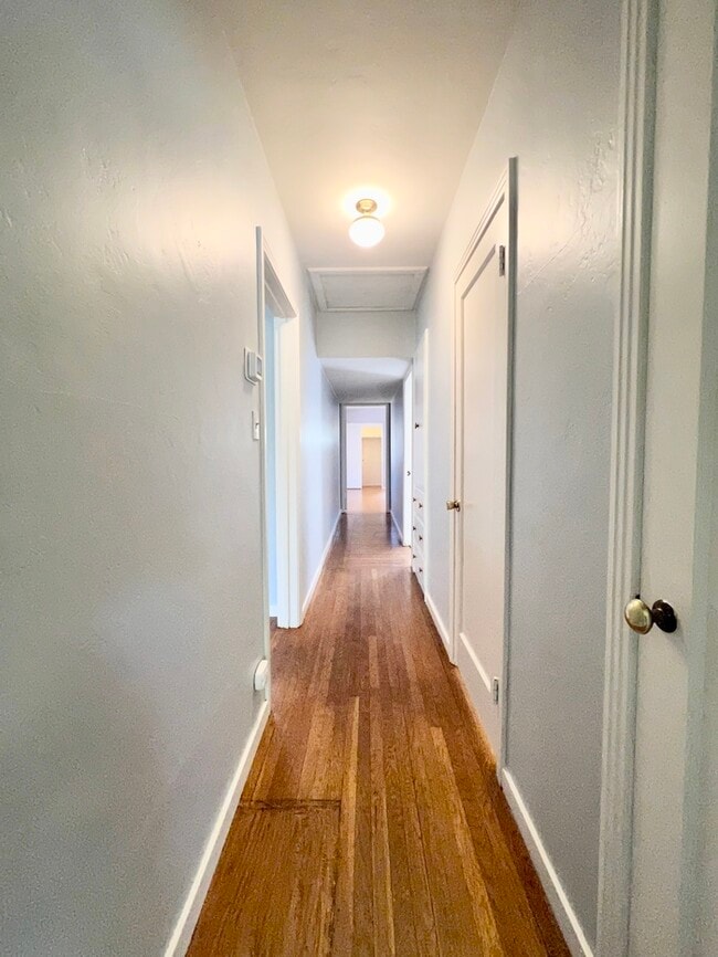 Building Photo - Charming 3 bedroom 2 bath home in Sacramento!