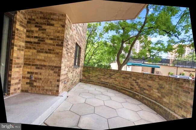 Building Photo - 5904 Mt Eagle Dr