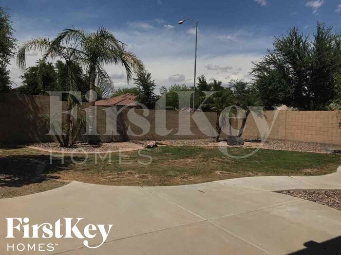 Building Photo - 9032 E Pampa Ave