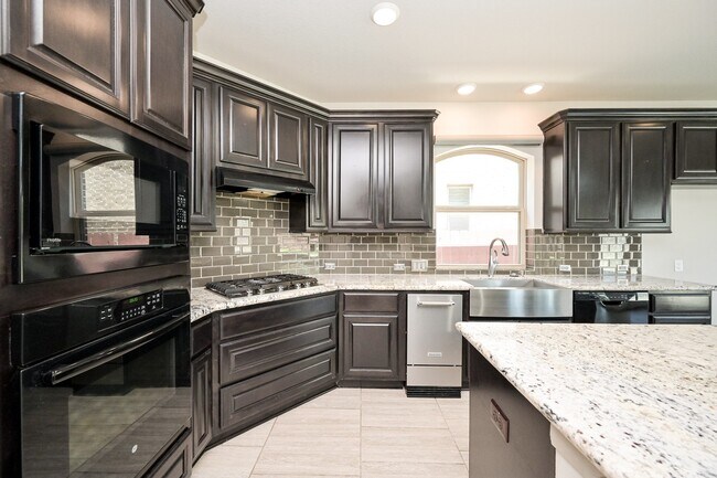 Building Photo - 25235 Birchwood Springs Ave