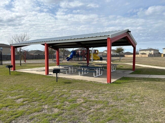 Building Photo - 921 Dexter Dr