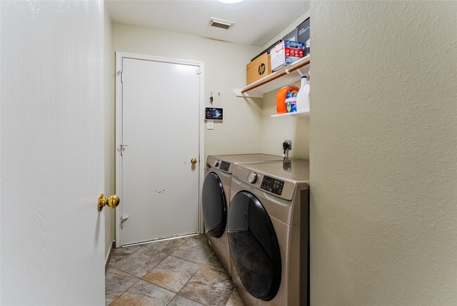 Building Photo - 7602 Little Thicket Ct