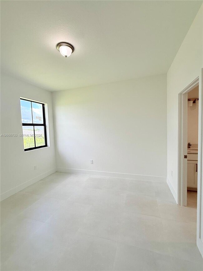 Building Photo - 32242 SW 194th Ave