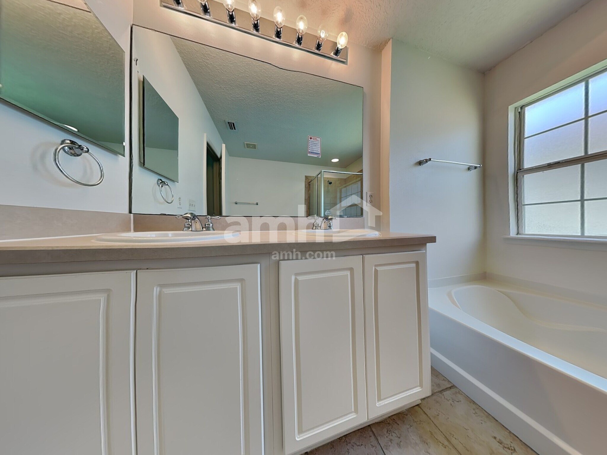 Building Photo - 76227 Deerwood Dr