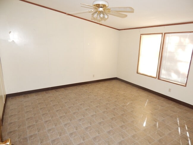 Building Photo - Spacious 3 Bedroom, 2 Bath Double-Wide Mobile Home