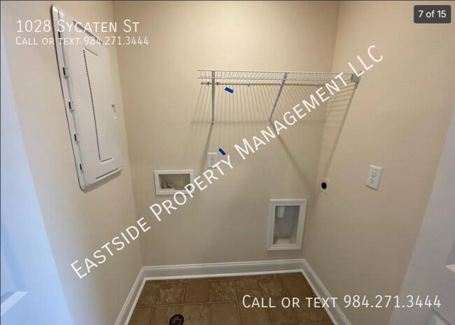 Building Photo - 1028 Sycaten St